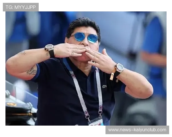 阿德耶米腾空抽射击中门柱极其可惜